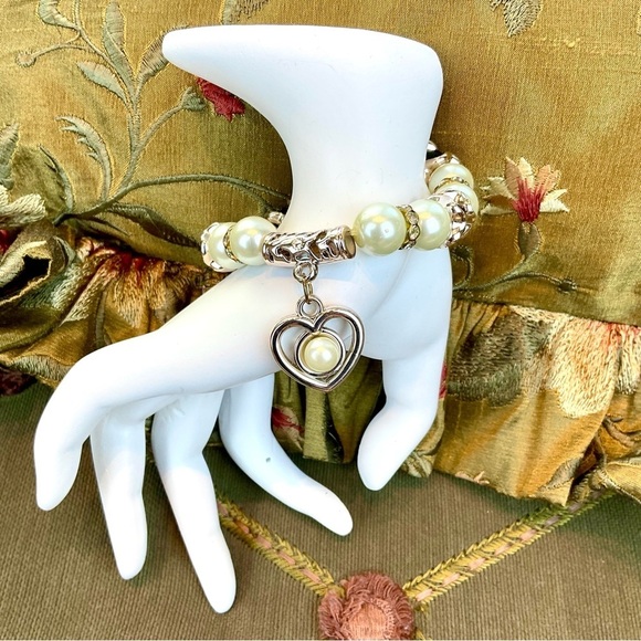 Source Unknown Jewelry - Pearl Charm Bracelet with Beads Rhinestones & Pearl Heart Charm Stretchy